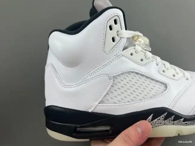 Rep TBkick JORDAN 'WHITE RETRO BLACK' DD0587-110 5 AIR 0420